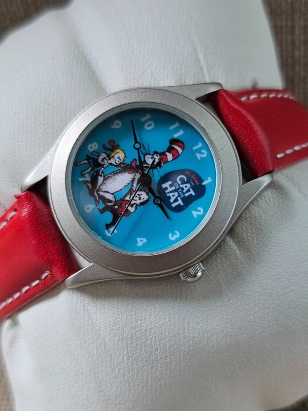 Official Movie CAT in the HAT Women Wristwatch Red Strap Analog Wristwatch